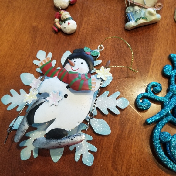Mixture of Snowman and Snowflake ornaments - Picture 7 of 8
